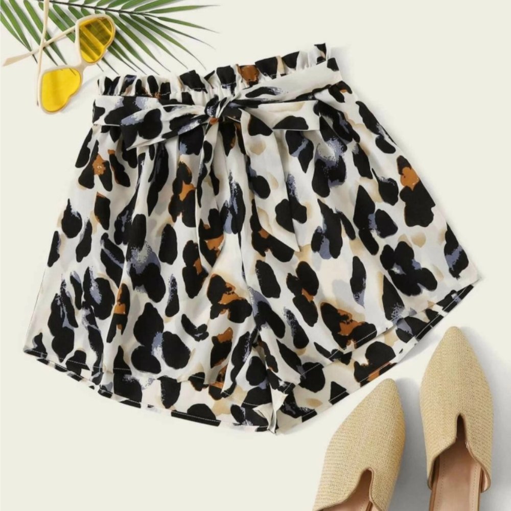 SHEIN | Leopard Paperbag Belted Shorts (Plus Size)